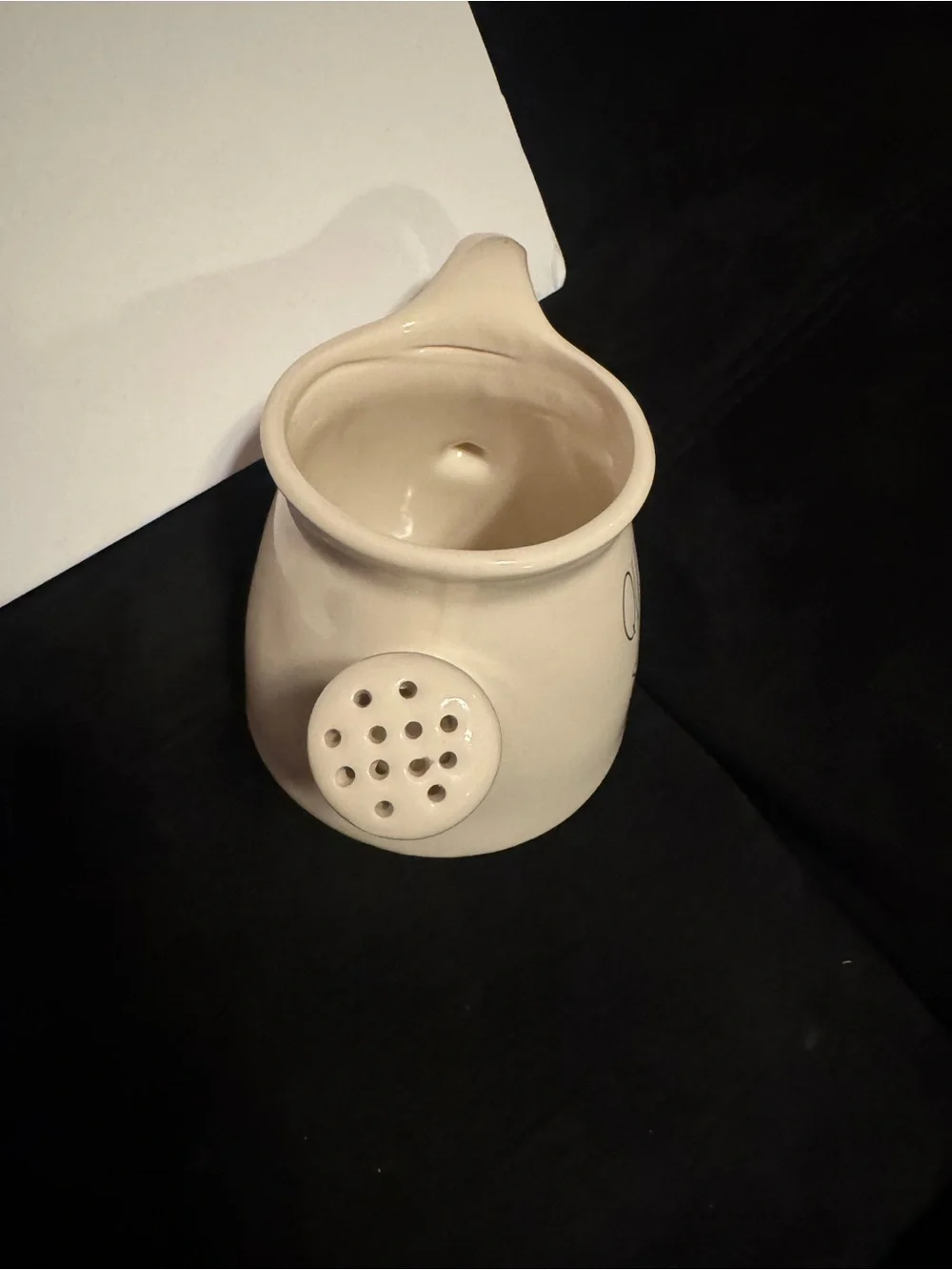 Rae Dunn QUEEN Bee Ceramic Watering Can Planter White No Drainage Hole EUC Farm